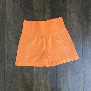 Seamless athletic shorts